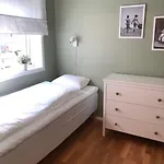 Apartmán Koselig Nyoppusset 3 Roms Med Egen Parkeringsplass I Rolige Omgivelse Naer Sjoen, 2 Mil Nord For Sentrum.