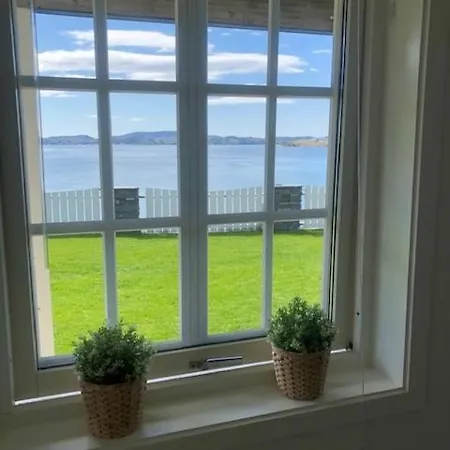 Koselig Nyoppusset 3 Roms Med Egen Parkeringsplass I Rolige Omgivelse Naer Sjoen, 2 Mil Nord For Sentrum. Apartmán Bergen