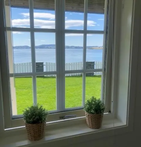 Koselig Nyoppusset 3 Roms Med Egen Parkeringsplass I Rolige Omgivelse Naer Sjoen, 2 Mil Nord For Sentrum. Apartamento Bergen