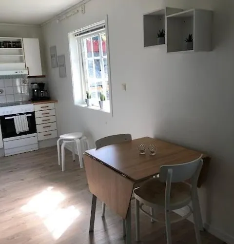 Apartamento Koselig Nyoppusset 3 Roms Med Egen Parkeringsplass I Rolige Omgivelse Naer Sjoen, 2 Mil Nord For Sentrum. Bergen