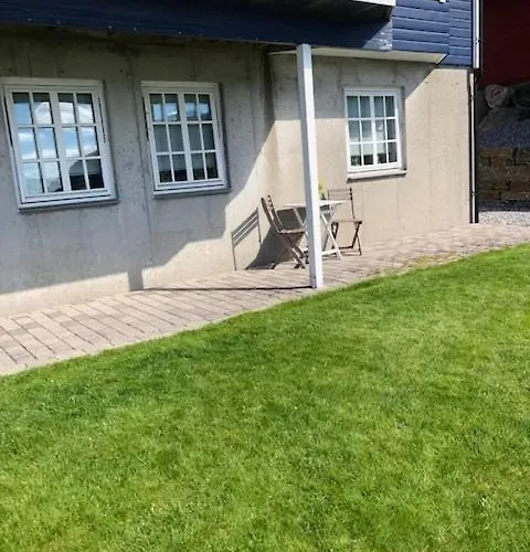 Apartamento Koselig Nyoppusset 3 Roms Med Egen Parkeringsplass I Rolige Omgivelse Naer Sjoen, 2 Mil Nord For Sentrum.