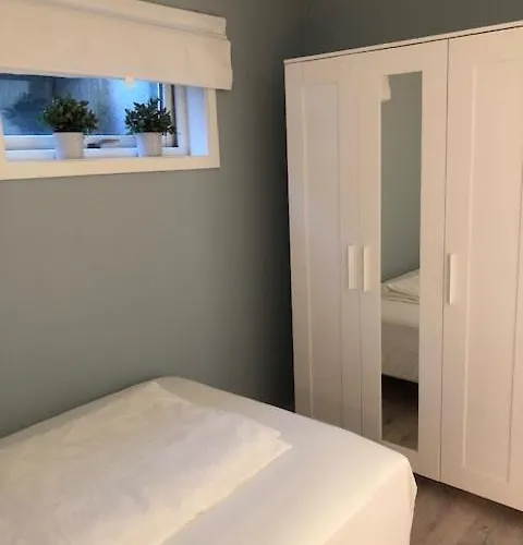 Apartamento Koselig Nyoppusset 3 Roms Med Egen Parkeringsplass I Rolige Omgivelse Naer Sjoen, 2 Mil Nord For Sentrum. *