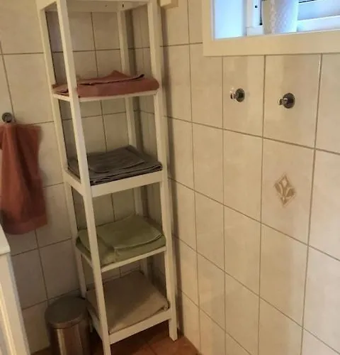 Apartamento Koselig Nyoppusset 3 Roms Med Egen Parkeringsplass I Rolige Omgivelse Naer Sjoen, 2 Mil Nord For Sentrum. *